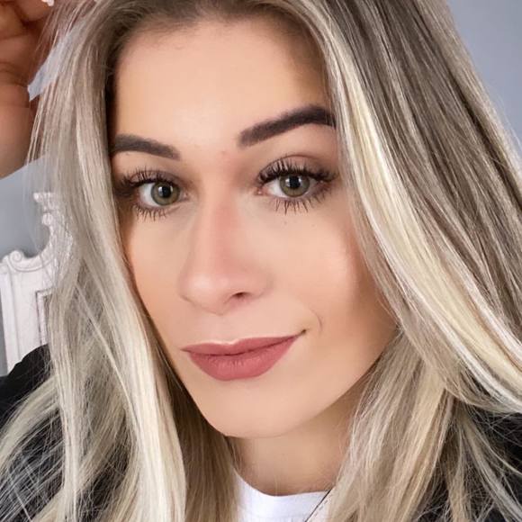 Meet your Posher, Leticia - Picture 1 of 1